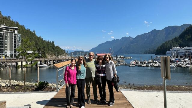 Vancouver and North Shore Grand City Tour with your luggage