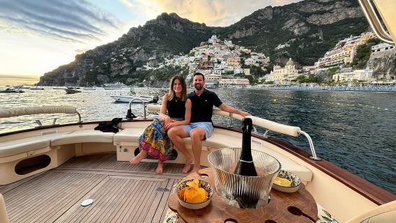 Tour condiviso in barca a Capri da Sorrento