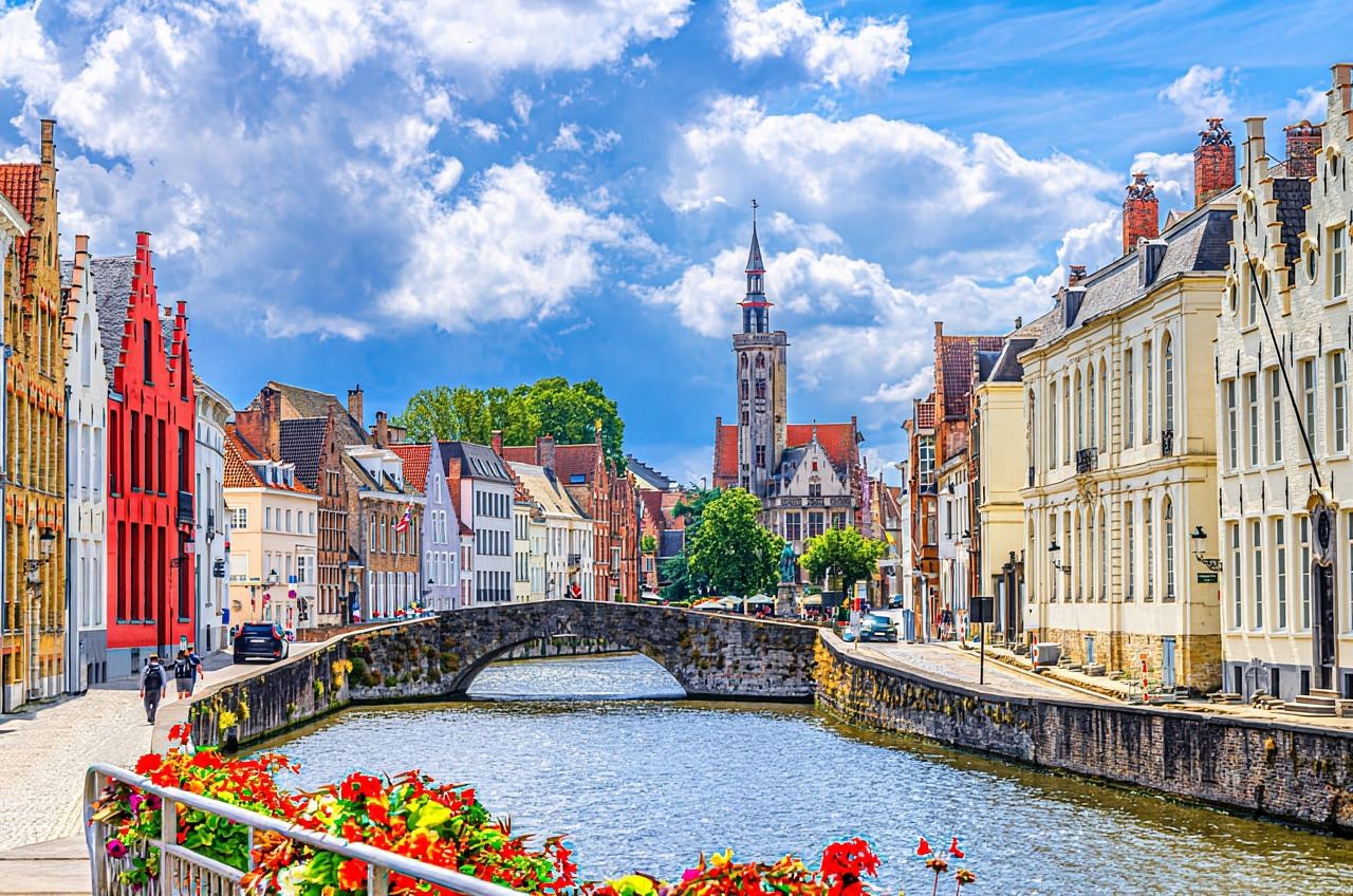 From Brussels: Bruges by Train with Guided Tour & Boat Ride
