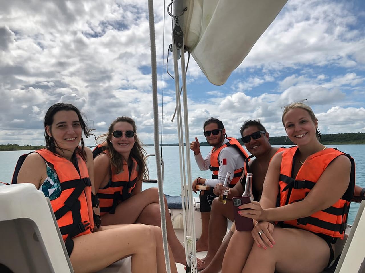 Bacalar: Group Sailing Trip with Swimming and Drinks