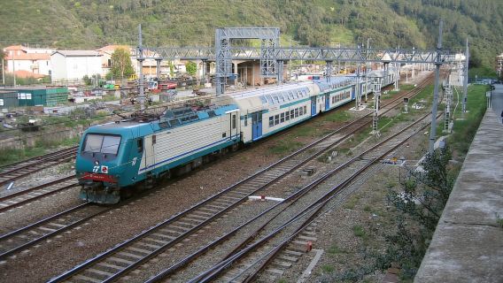 Lucca from/to Pistoia: reach Tuscany's cities of art by rail
