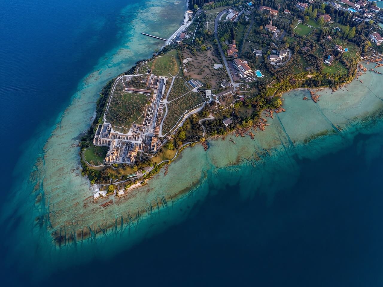 Sirmione: 25 Minute Boat Cruise around the Peninsula