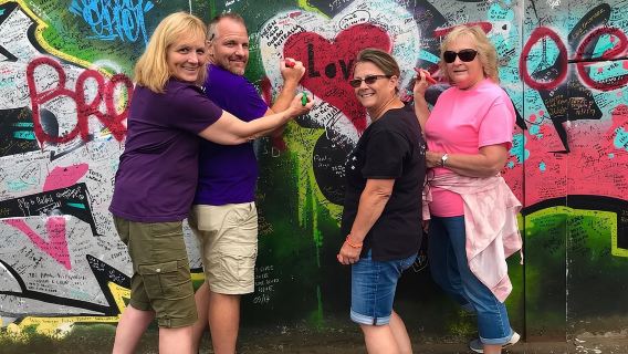 2 Hour Private Belfast Taxi Cab Tour of Troubles & Peace walls