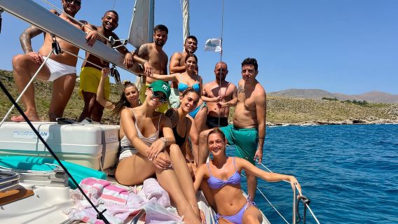 Giro in barca a vela alla Riserva dello Zingaro con pranzo e aperitivo