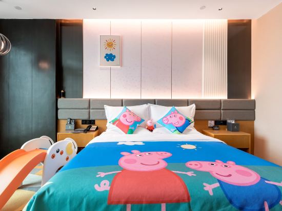Chonpines Hotel Room Type - Childlike Family Queen Room
