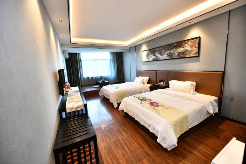 Q+ Zhoudu Theme Hotel