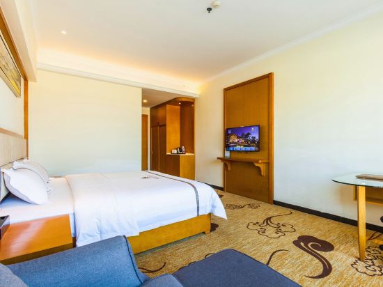 Yuhu International Hotel Room Type - Lakeside Deluxe Double Bed Room With Panoramic Floor-To-Ceiling Window & Kung Fu Tea Set Yuhu International Hotel Room Type - Lakeside Deluxe Double Bed Room With Panoramic Floor-To-Ceiling Window & Kung Fu Tea Set