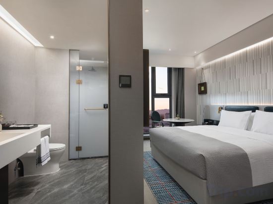 Beijing Pinggu Wanda Moments Hotel Room Type - Deluxe Double Bed Room (Smart Guest Control + TV Projection + Acca Kappa Amenities)