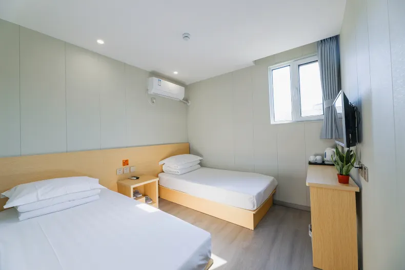 Homeinn HuaYi hotel (Beijing Tian 'anmen Dashilan)