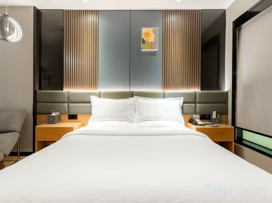 Chonpines Hotel Room Type - Standard Double Room