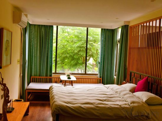 Shengshui Lianting Hostel Room Type - Yangliu Cool Summer | Mountain-View King Room (View Bathtub)
