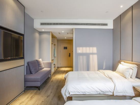 At Mlily Hotel Room Type - Light Luxury Business Twin Room