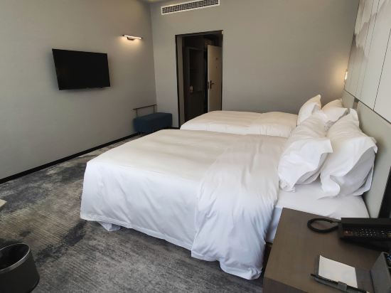 Xingming Lake Jinyan Hotel Room Type - Business Lake-view Room