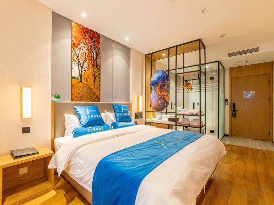 FuShi Hotel Room Type - Business Queen Room