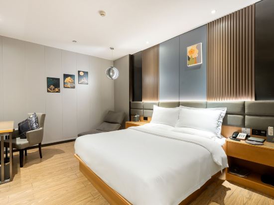 Chonpines Hotel Room Type - Standard Double Room