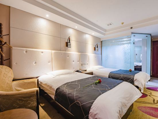 Others 2, Five seasons Hotel (Xinyang East high speed railway station store), Xinyang