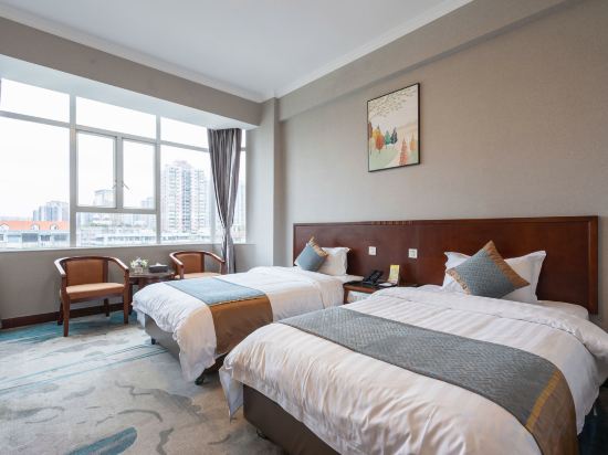 Five Rams City Hotel Room Type - Deluxe 2-bed Room