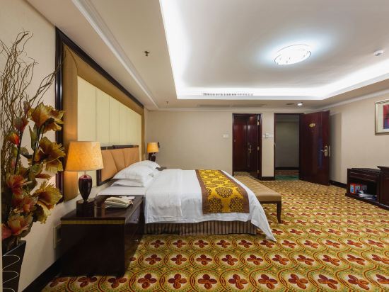 Huayuan Hotel Room Type - Deluxe Double Room