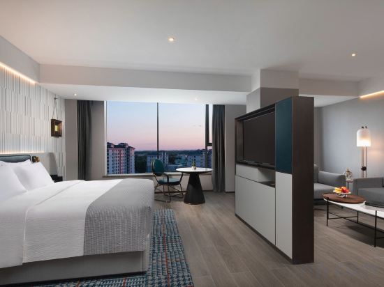 Beijing Pinggu Wanda Moments Hotel Room Type - Meihua Suite (Smart Guest Control + Scenic Floor-to-Ceiling Window + Smart Toilet + Water Bar + Mini Beijing Pinggu Wanda Moments Hotel Room Type - Meihua Suite (Smart Guest Control + Scenic Floor-to-Ceiling Window + Smart Toilet + Water Bar + Mini