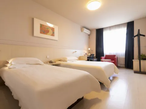 Jinjiang Hotel (Tianjin West Station Changjiang Road)