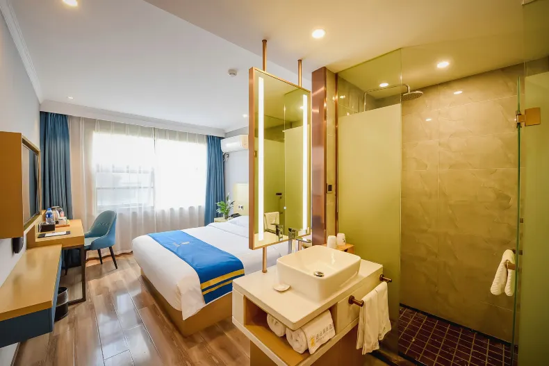 Super 8 Hotel (Mingzhu Square International Convention and Exhibition Center)