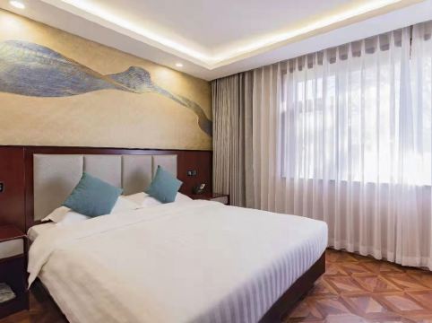 Galaxy Manor Hotel Room Type - Classic Queen Room