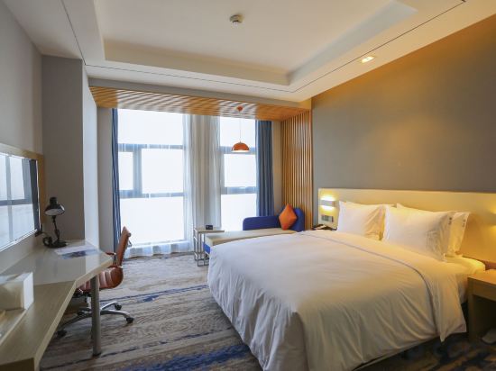 Holiday Inn Express Linyi Riverside by IHG Room Type - Superior Queen Room