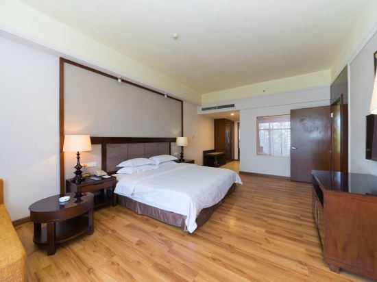 Guangzhou Dagang Garden Hotel Room Type - Business Deluxe Suite