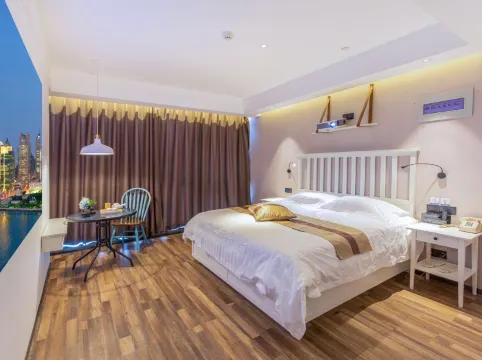 Huayi Hotel (Jinan West High Speed Railway Station)