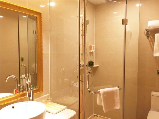 Vienna Hotel Foshan Lecong Furniture Mall - Tap to explore photos