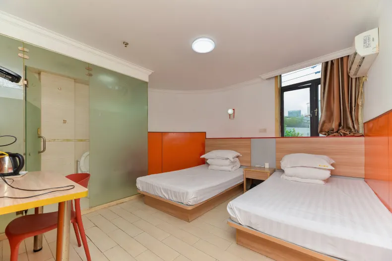 Haoting hotel (Shanghai Xincun Road Subway Station)