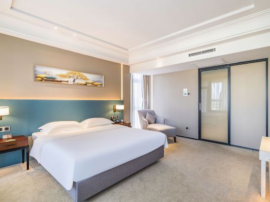 Lakeside Hotel Room Type - Suite (with View) (Hot Spring)