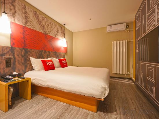 ibis Beijing Tiantandongmen Metro Station Hotel - Tap to explore photos