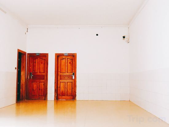 Others 3, Hongye Hotel, Xianning