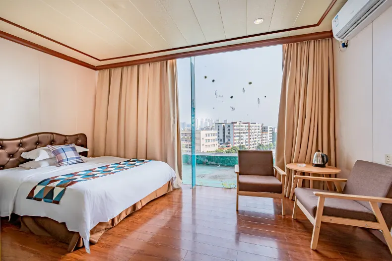 Huaye Hotel (Guangzhou Zengcheng Hanlv Square)