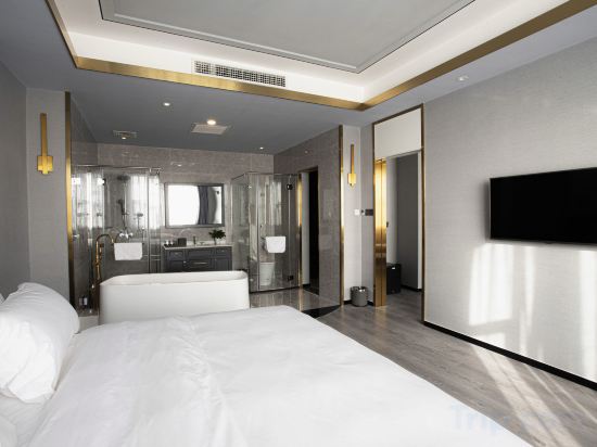 Xingming Lake Jinyan Hotel - Tap to explore photos