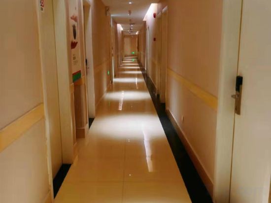 Others 3, 100 Inn (Kangqiao), Shanghai