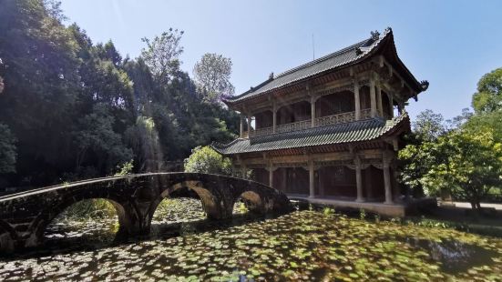 大像山上的狀元洞，雖然這裡是陳氏三兄弟苦讀的遺迹，但這裏山青