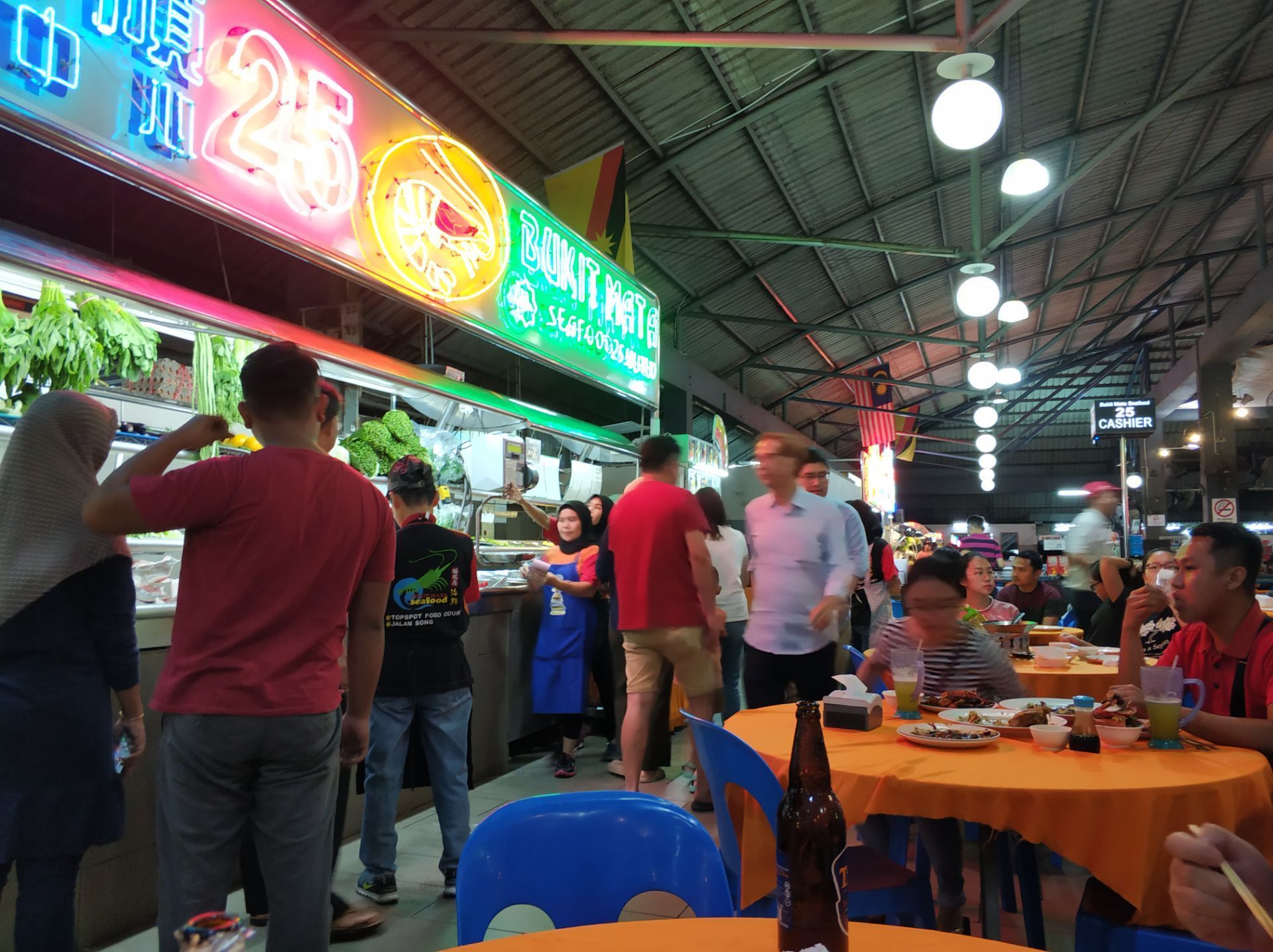 Top Spot Food Court restaurants, addresses, phone numbers, photos, real  user reviews, Jln Padungan