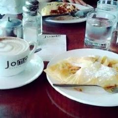 Joma Bakery Cafe That Luang User Photo