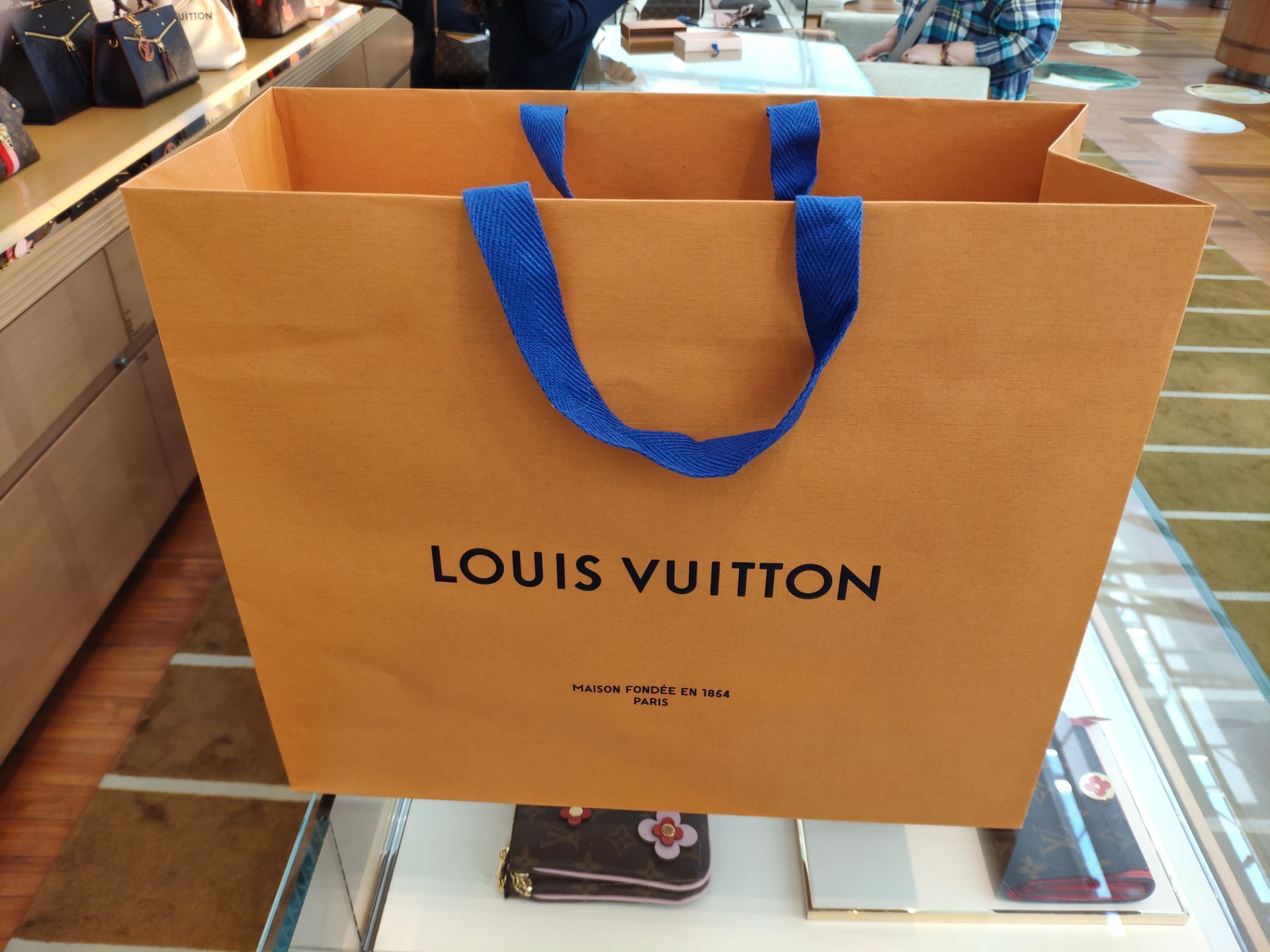 Louis Vuitton Island Store - Singapore Travel Reviews｜