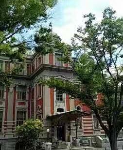 这是我很喜欢的音乐厅，你会欣赏到日本是如何保存值得保存的建筑
