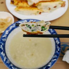 一品鲜鱼锅贴(人民一路店) User Photo