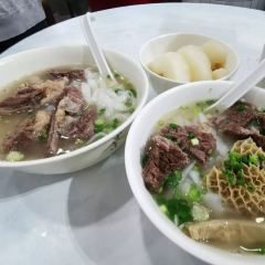 Sister Wah 여행 사진