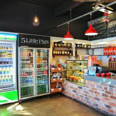 5 Little Pigs User Photo