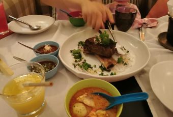 Issaya Siamese Club User Photo