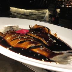 JIANG NAN YUGE User Photo