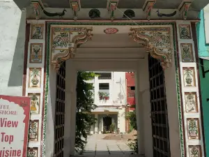 Lake Shore Restaurant