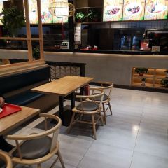 陇兴楼·纯手工牛肉拉面(西安咸阳国际机场店) 여행 사진