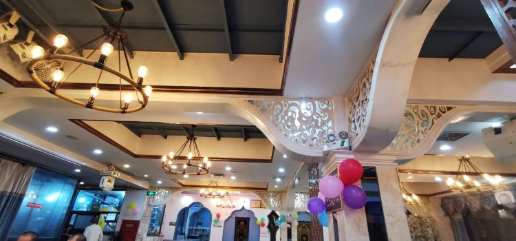 Gulangulangmulinqingzhen Restaurant